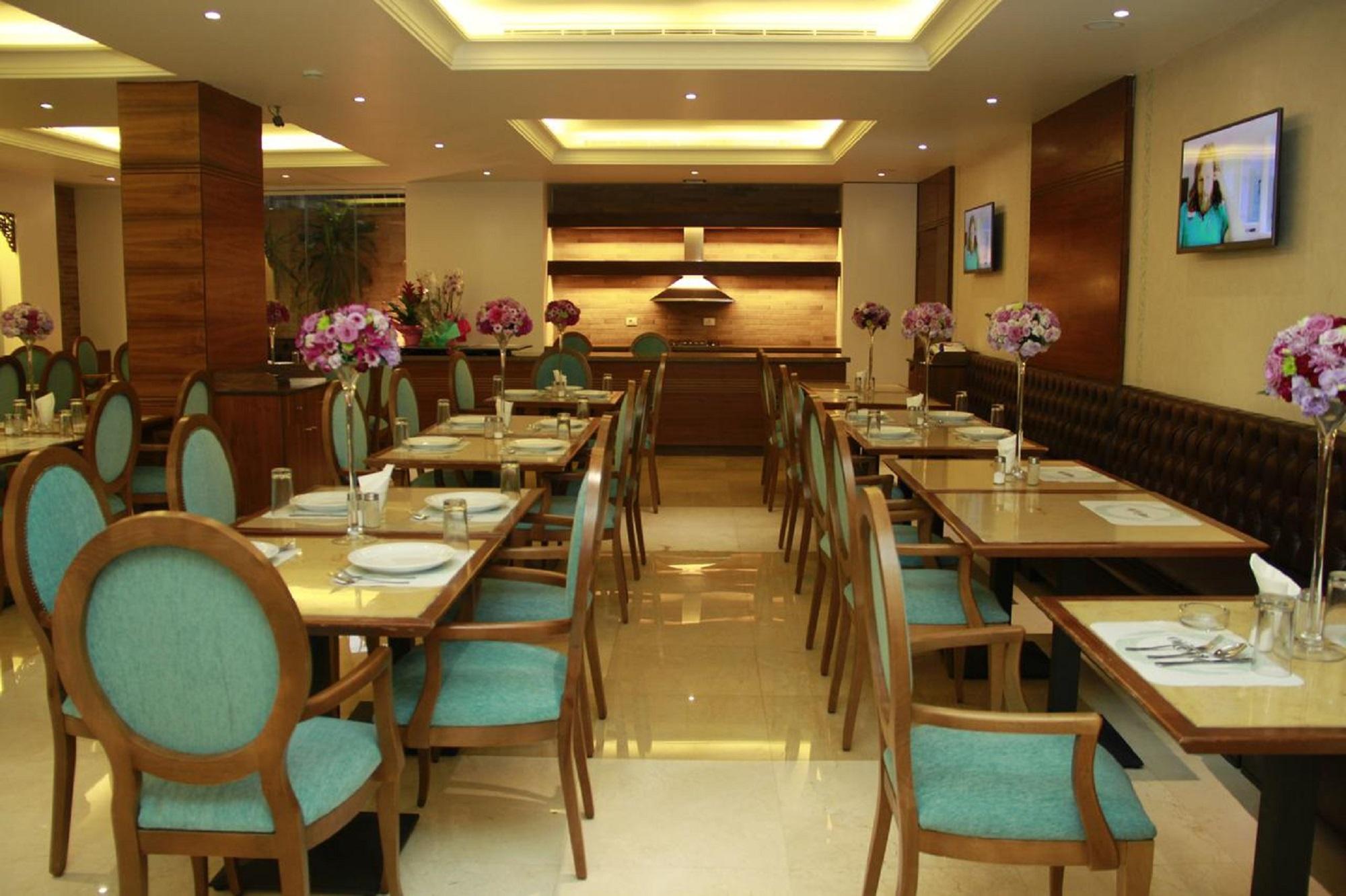 Caesar'S Park Hotel Beirut Exterior photo