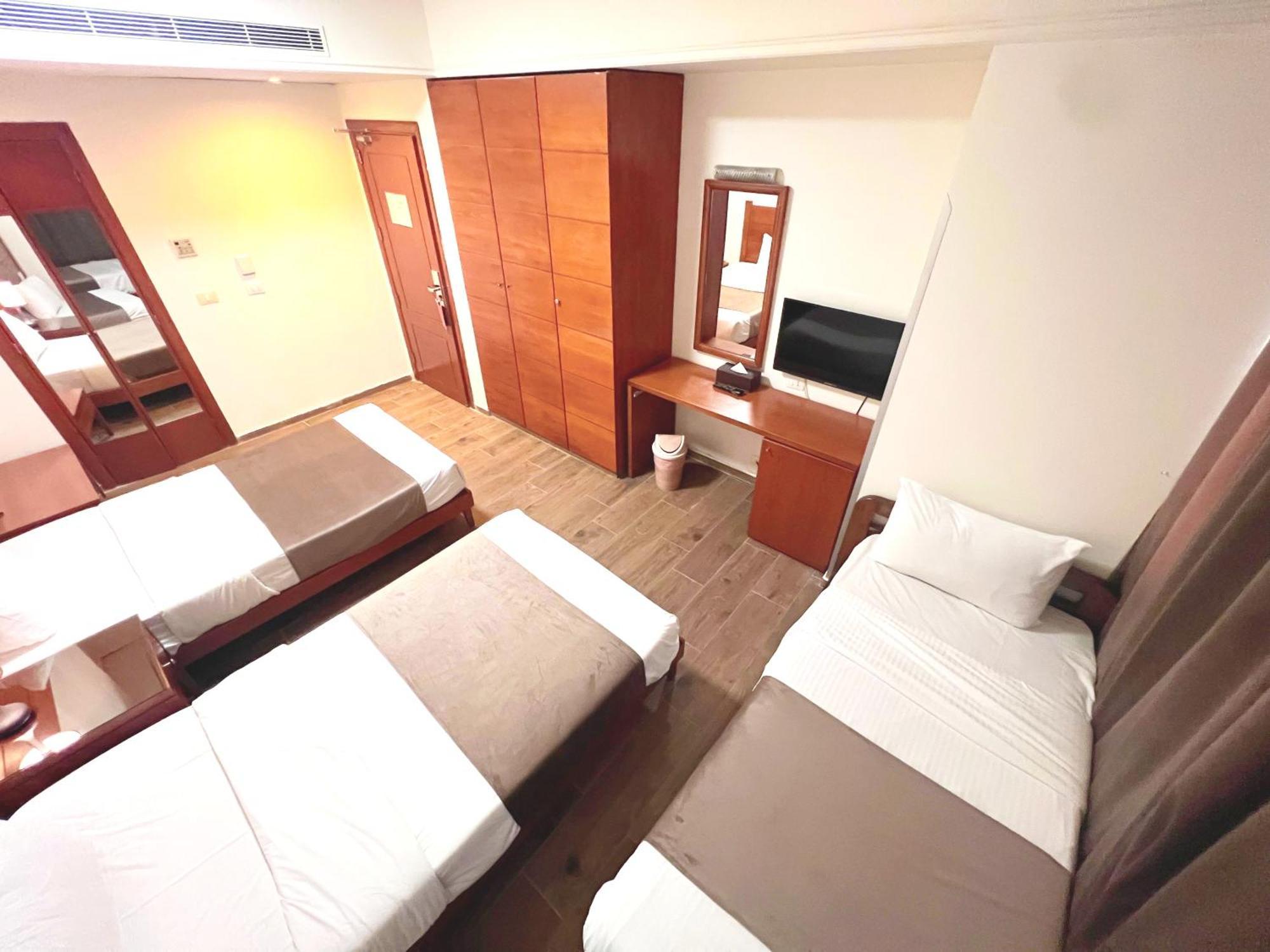 Caesar'S Park Hotel Beirut Exterior photo
